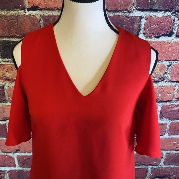 RW&CO Red Cold Shoulder V-neck Mini Shift Dress with Pockets Size XS - Picture 5 of 13